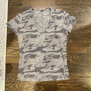 Monrow camo vneck